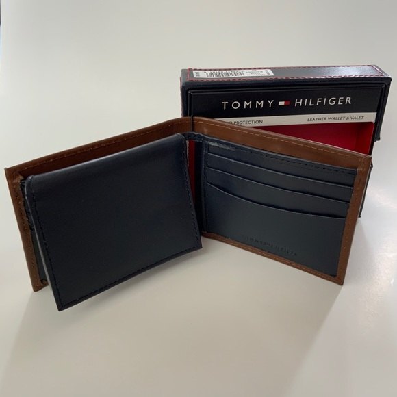 Tommy Hilfiger Premium Leather Wallet & Valet - Picture 4 of 11